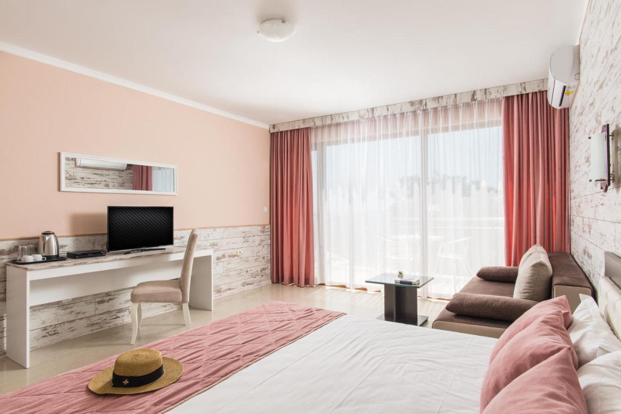 Семеен Хотел Golden Place Sozopol Extérieur photo