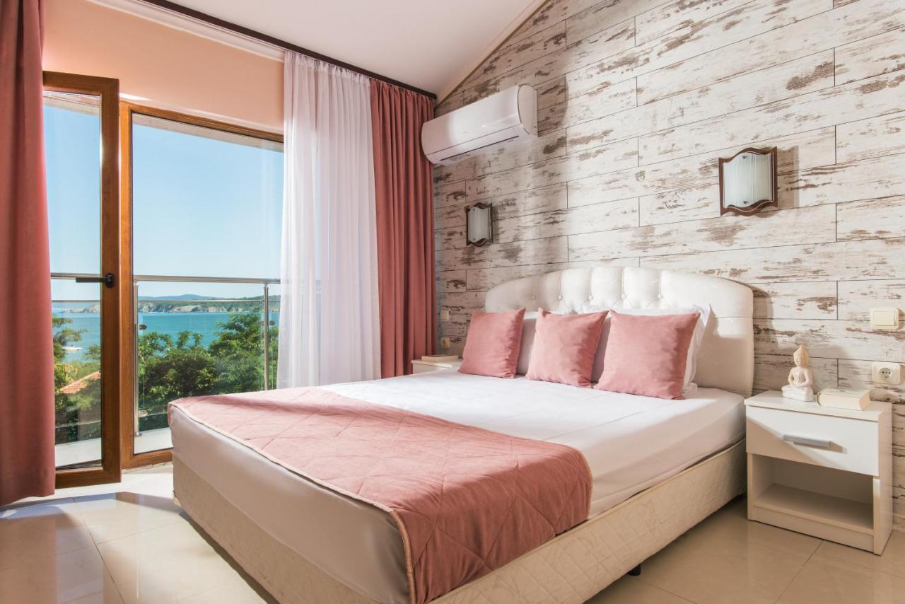 Семеен Хотел Golden Place Sozopol Extérieur photo