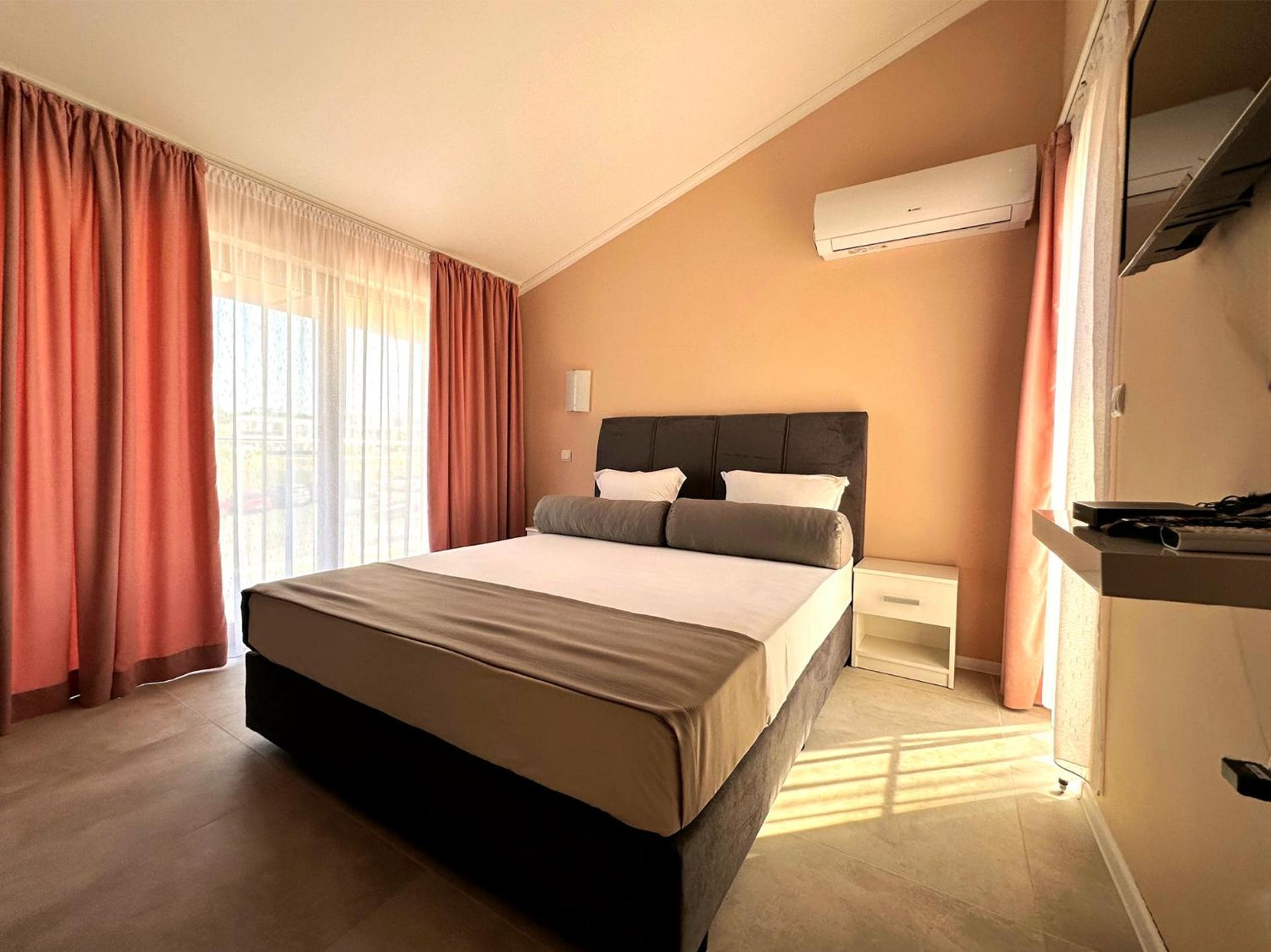 Семеен Хотел Golden Place Sozopol Extérieur photo