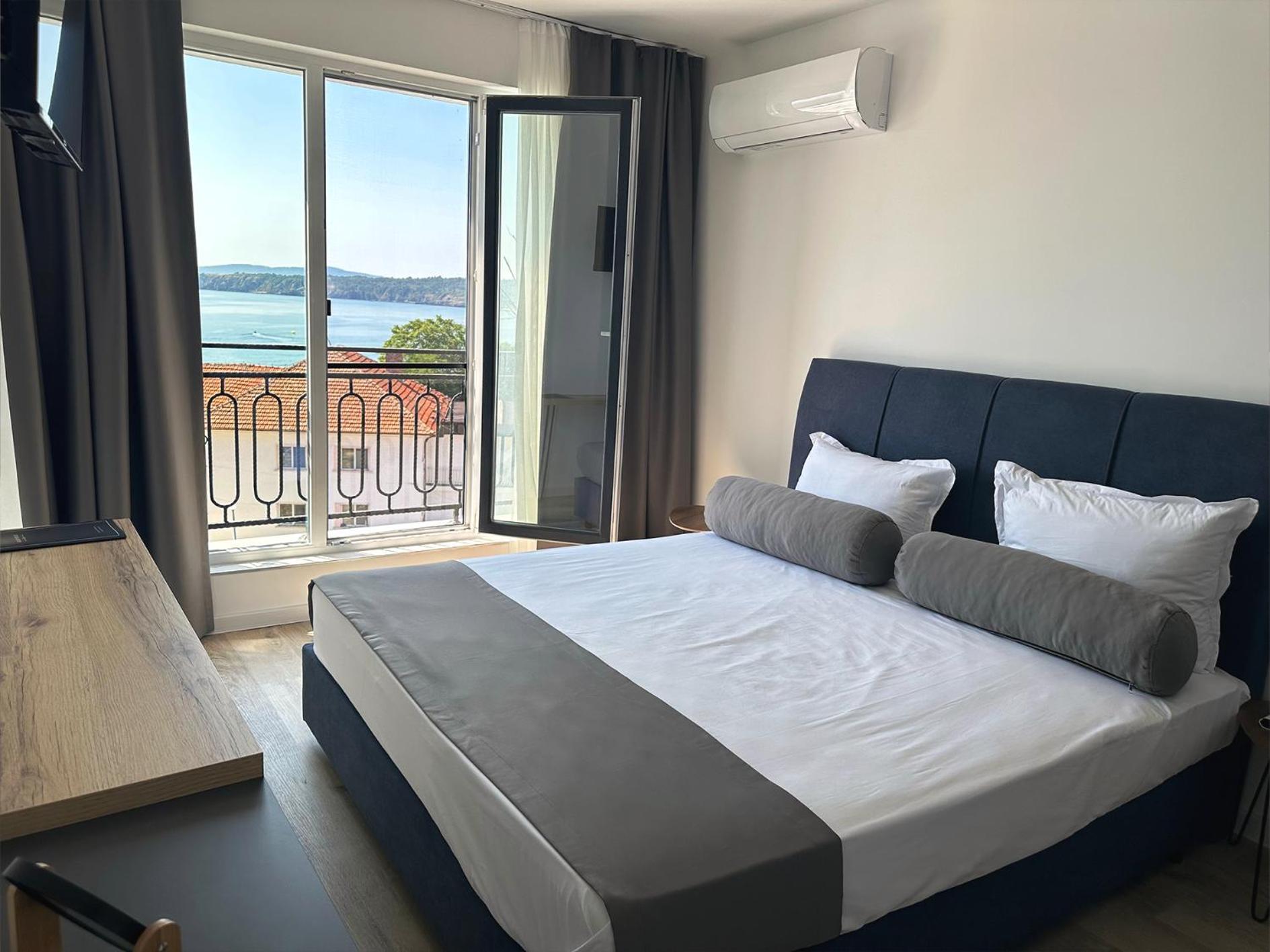 Семеен Хотел Golden Place Sozopol Extérieur photo